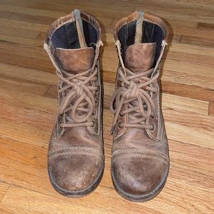 BROWN STEVE MADDEN COMBAT BOOT